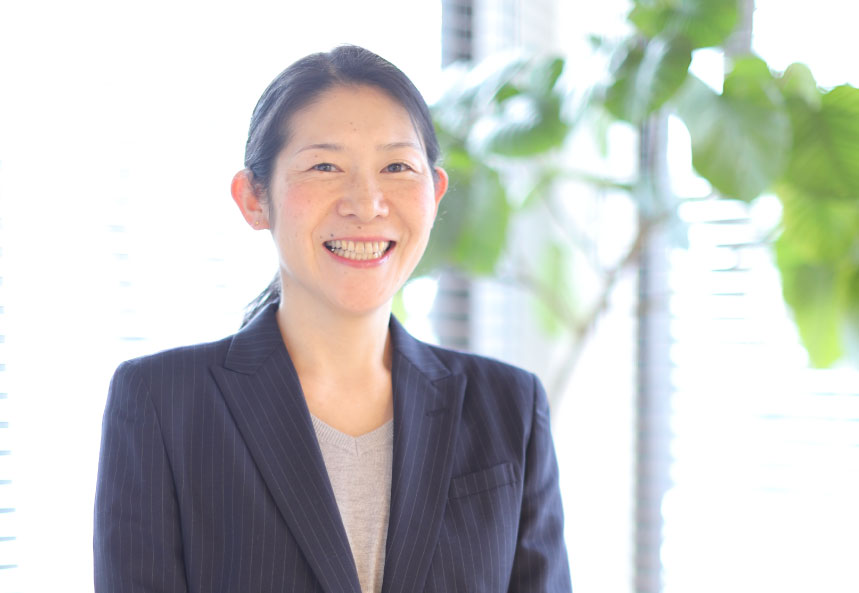 足立 真由子
